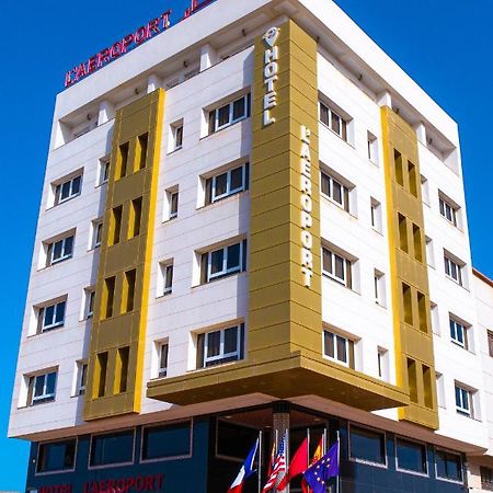 Hotel L'Aeroport ナドル エクステリア 写真