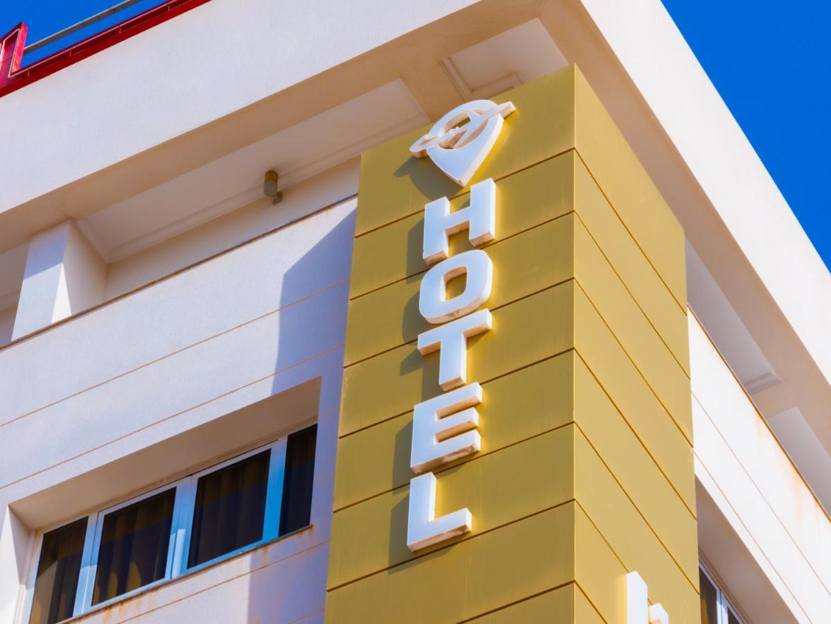 Hotel L'Aeroport ナドル エクステリア 写真