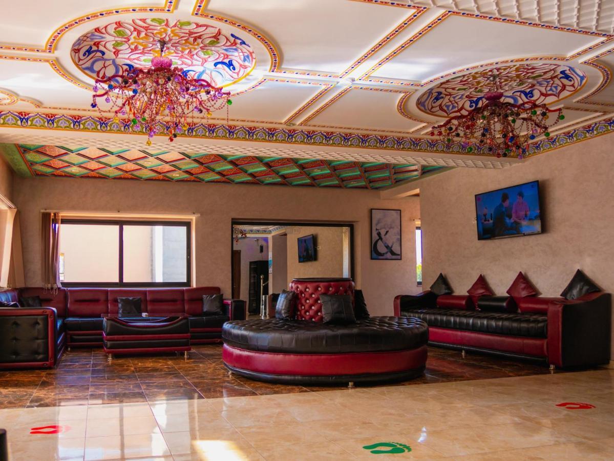 Hotel L'Aeroport ナドル エクステリア 写真