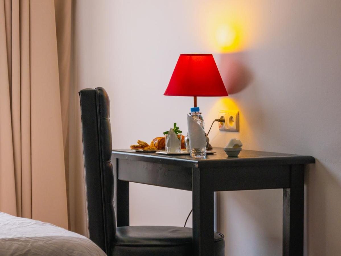 Hotel L'Aeroport ナドル エクステリア 写真